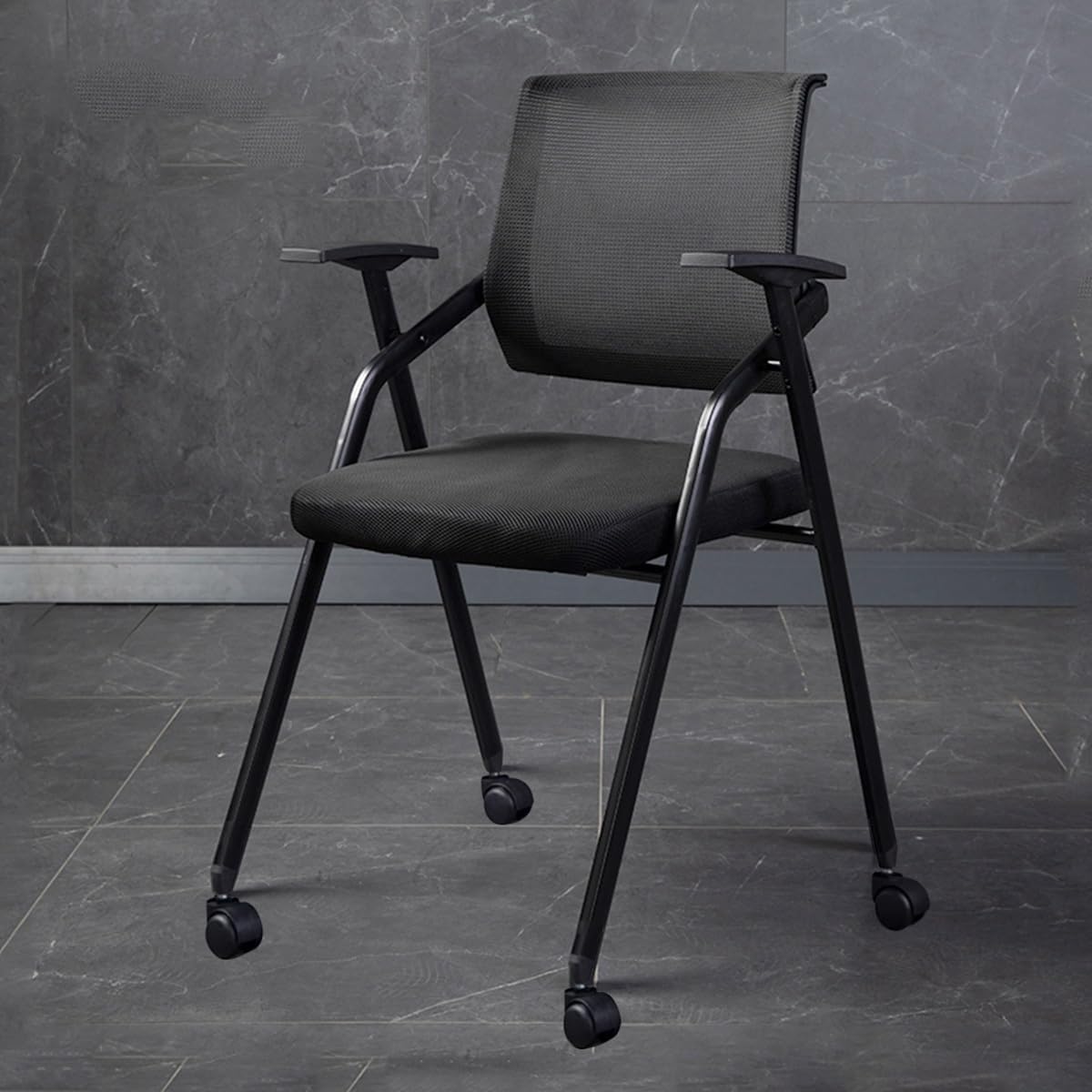 Sedia da conferenza pieghevole nera con ruote - schienale in rete e braccioli - struttura ergonomica impilabile - per ufficio scuola sala attesa e riunioni